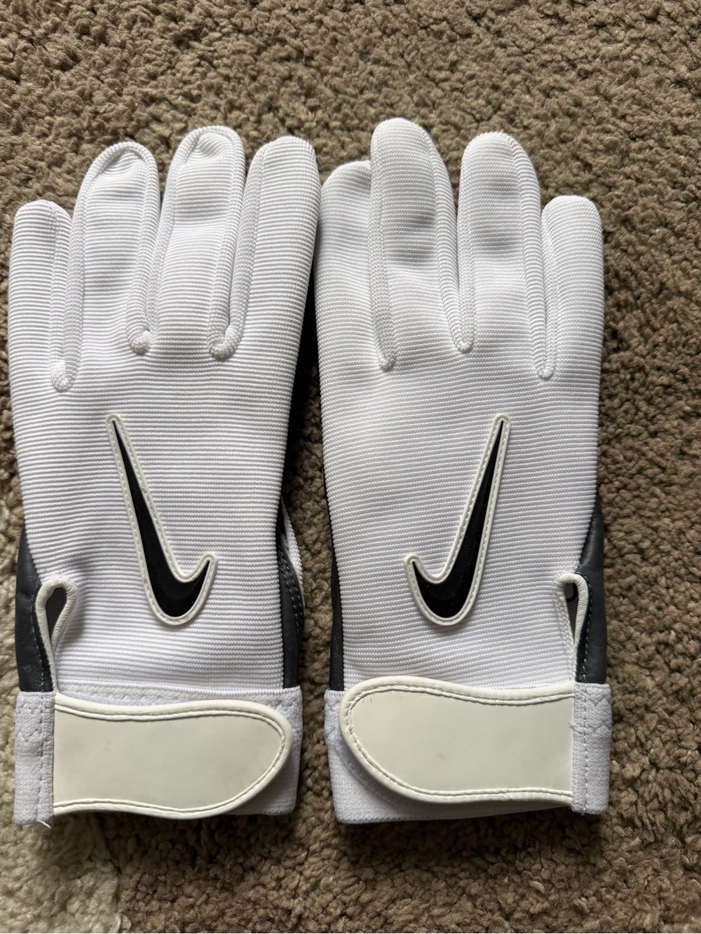 Nike NFL White & Green Football receiver Gloves - Swoosh Logo- Large